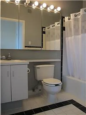 Sold by R New York | media 1