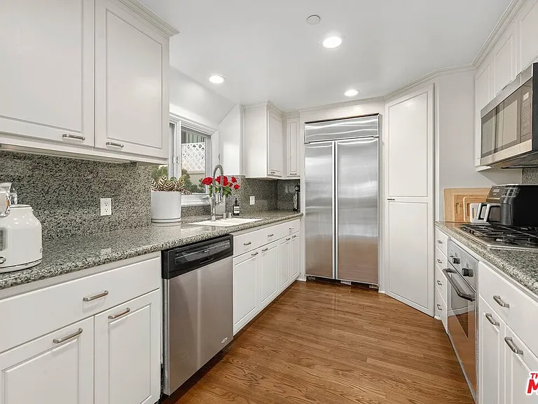 718 Lincoln Blvd #1 — Photo 12