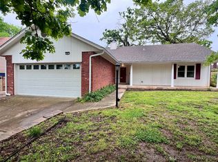 306 W 32nd Pl, Sand Springs, OK 74063