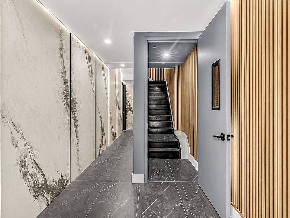 1st image of 226 Putnam Ave #301