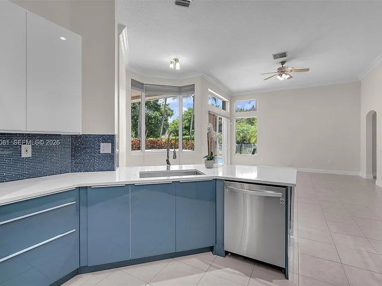 16310 Paddock Ln — Photo 29