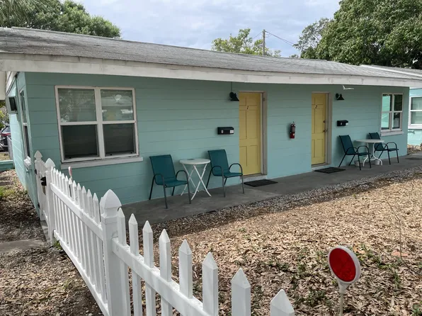 810 1st Ave NW APT 2, Largo, FL 33770