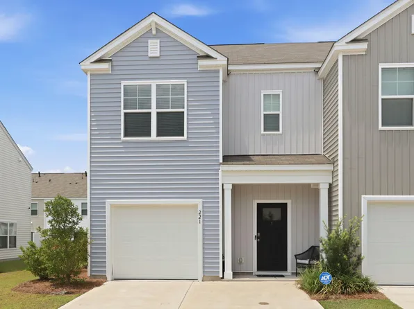 221 Blue Haw Dr, Moncks Corner, SC 29461