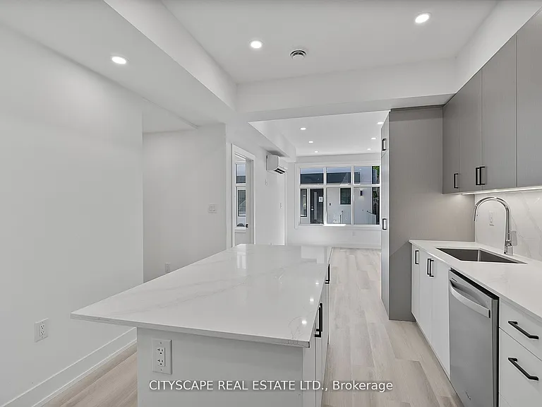 587 Oakwood Ave #2 — Photo 11
