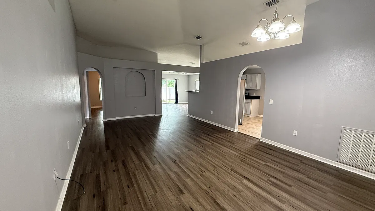 Building Photo - 2210 Nicollett Way
