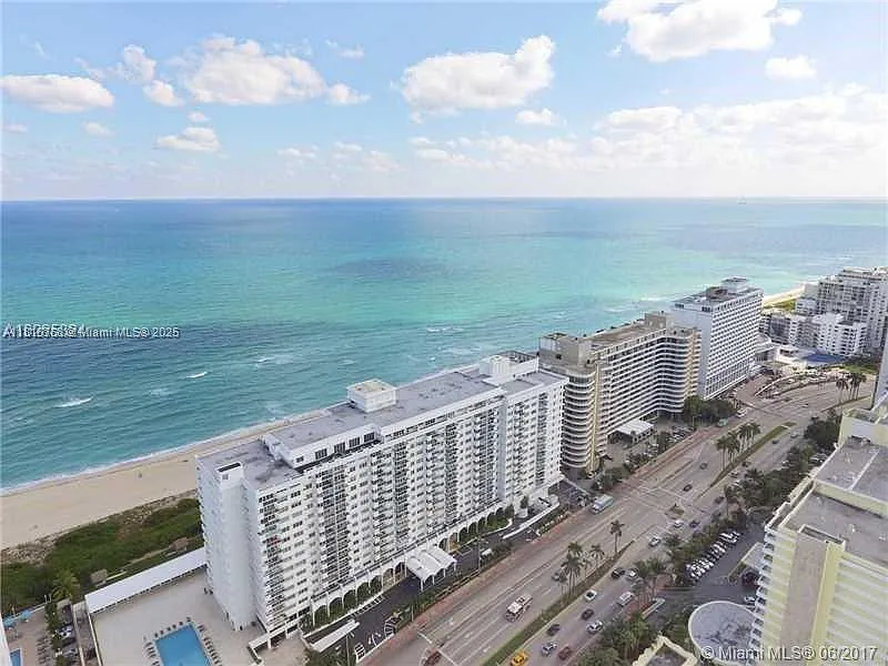 1 bed, 1.5 bath, $3,700 — Photo 2