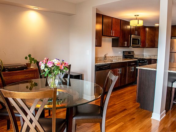 5th image of 21 Kristin Dr Unit 317