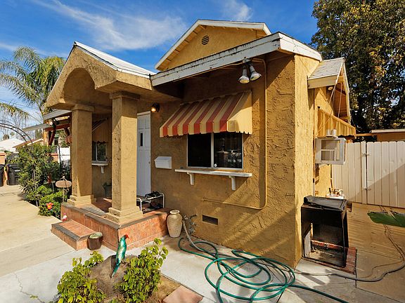 3rd image of 7454 Amigo Ave