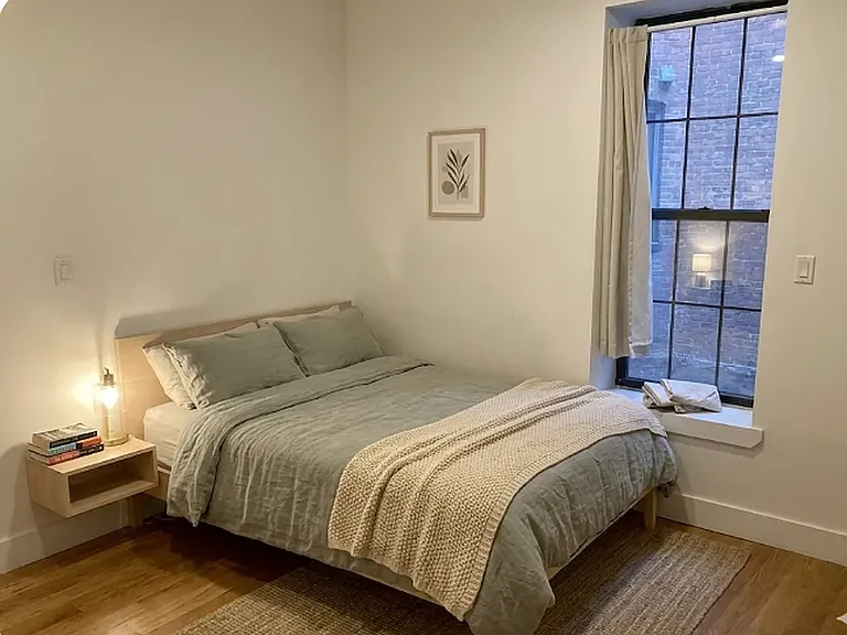 277 Halsey St #1R — Photo 6