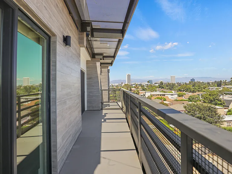 The Fairfax Flats — Photo 14