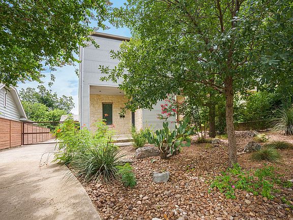 2nd image of 1506 W Mistletoe Ave
