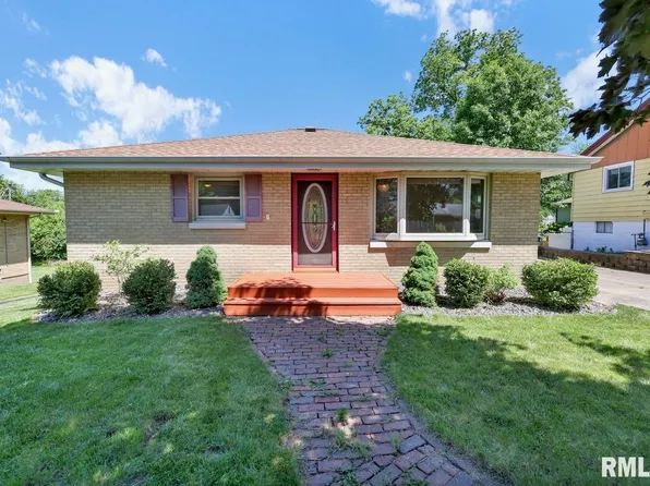 304 Timber Ln, East Peoria, IL 61611
