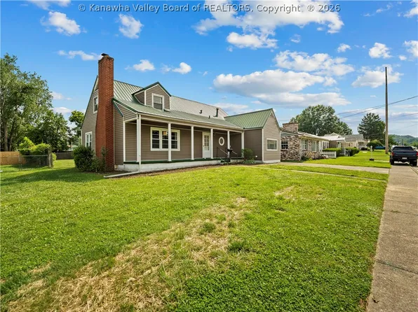 1216 W 12th St, Nitro, WV 25143