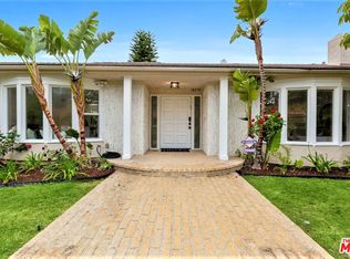 18379 Lake Encino Dr, Encino, CA 91316