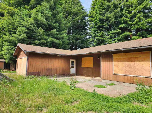3191 Lake Earl Dr, Crescent City, CA 95531