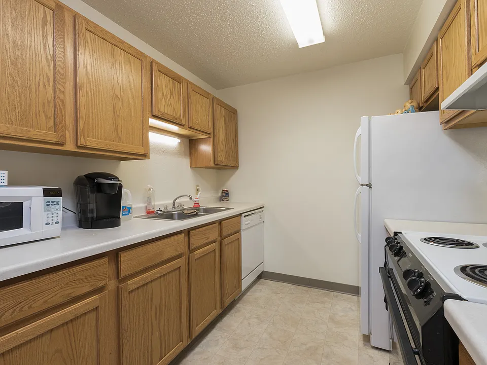 Bismarck, ND Bradbury Apartments | Kitchen