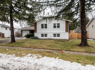 3211 Patton Dr, Woodridge, IL 60517