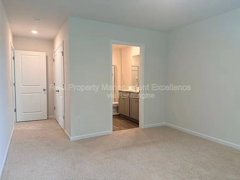 58 Sweet Meadow Rd — Photo 16