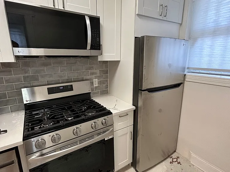 183 Bay 10 St #1 — Photo 5