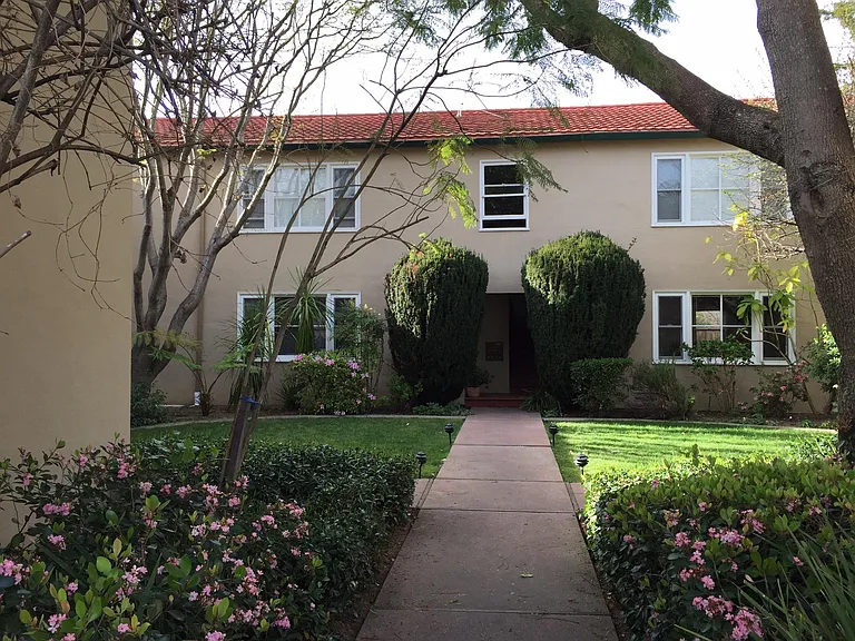 211 E Santa Inez Ave #6 — Photo 2