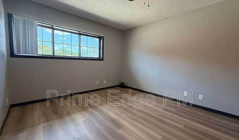 1121 N 28th St #6 — Photo 22