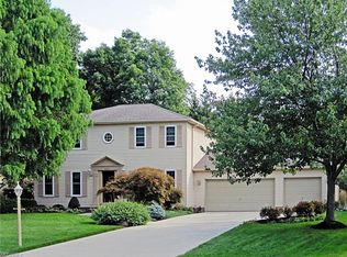9909 Park View Cir, Strongsville, OH 44136