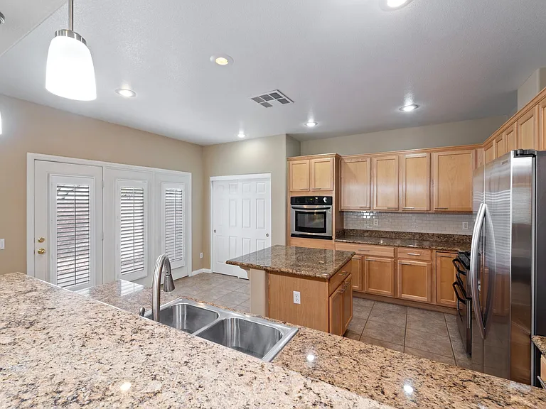 10492 Mission Park Ave — Photo 22