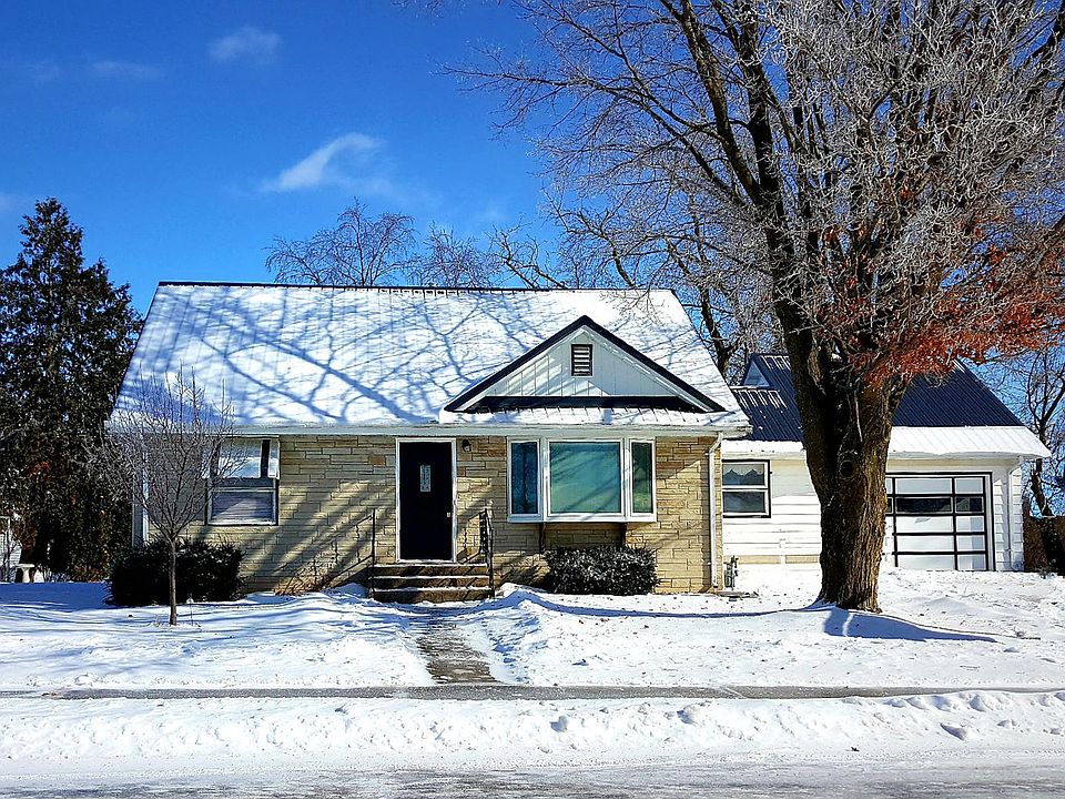 1st image of 2324 Park Ln