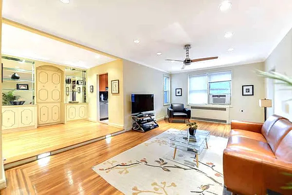 Sold by Benjamin Realty Since 1980 | media 27