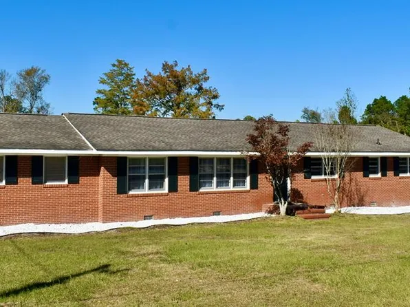 635 Liberty St, Swainsboro, GA 30401