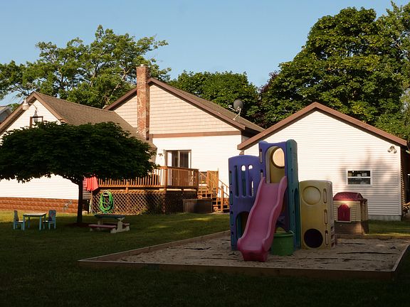 2nd image of 2122 Bourdon St