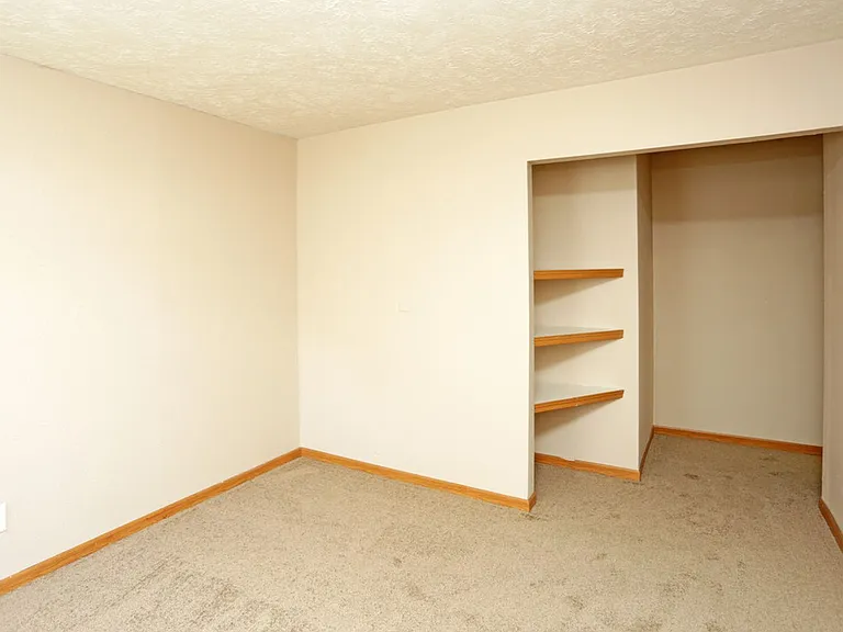 Hidden Bluffs Apartments — Photo 8