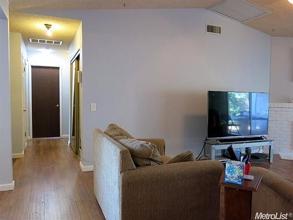 3rd image of 3534 Davelar Ct