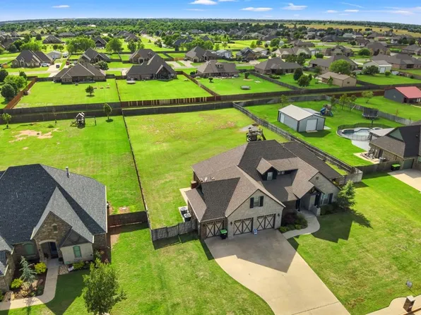 267 Harold Dr NE, Piedmont, OK 73078