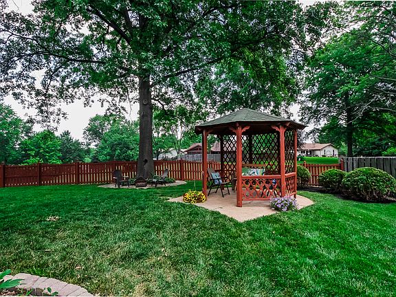 5th image of 12185 Oakwilde Ct