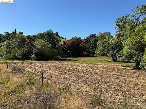 3rd image of 0 Cowell Rd