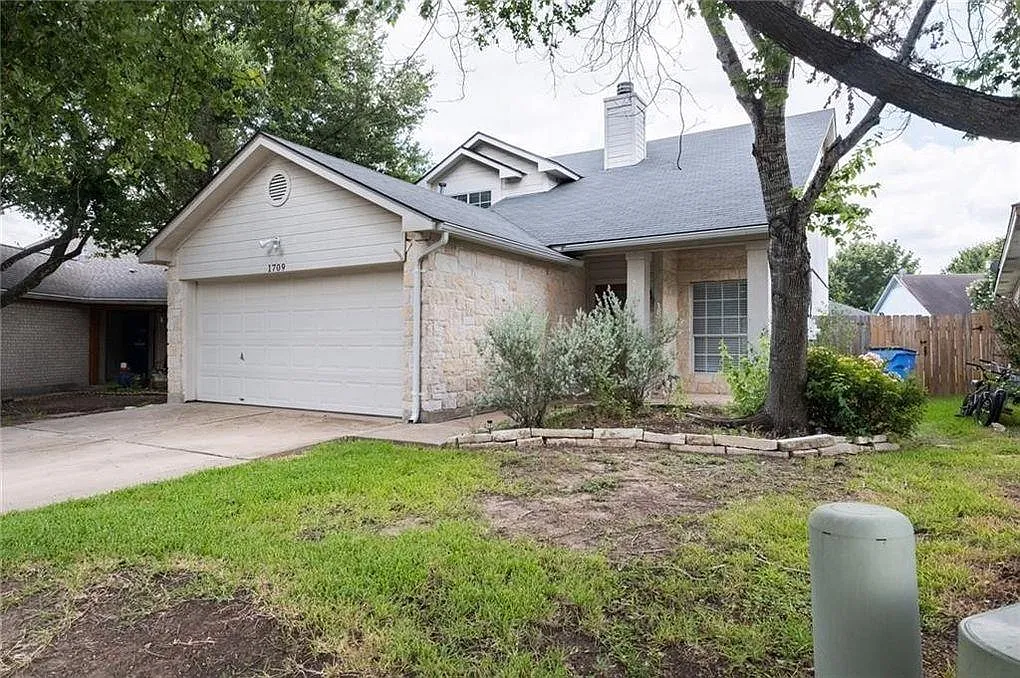 3 bed, 2.5 bath, 1467 sqft, $1,850 — Photo 3