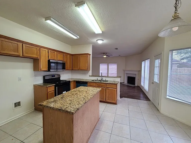 21718 Bay Palms Dr — Photo 9