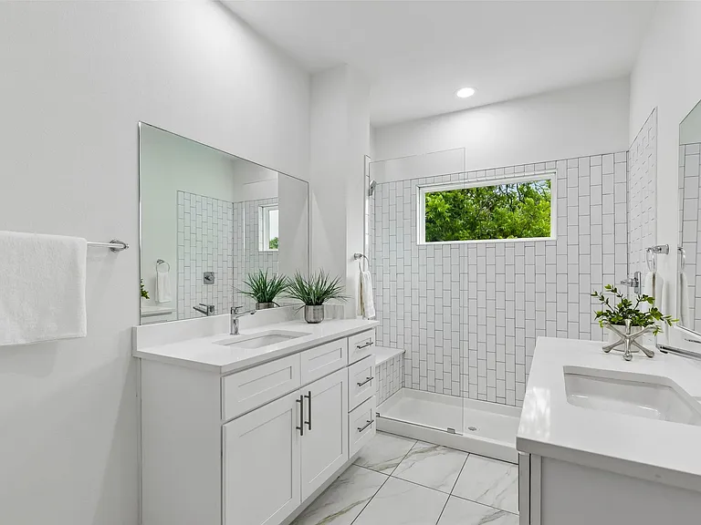 5647 Live Oak St #101 — Photo 25