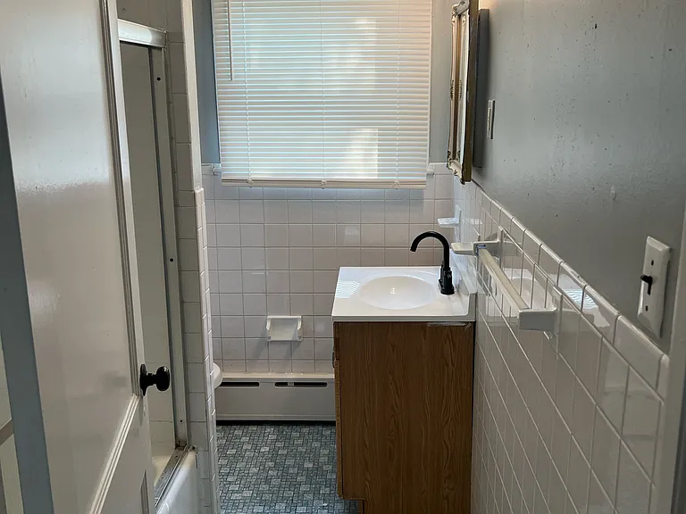 224 Bartlett Ave — Photo 13