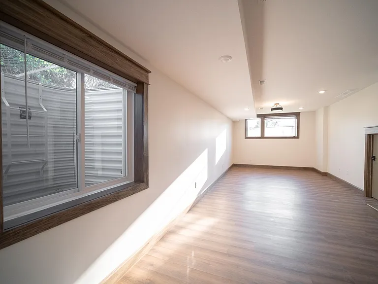 927 E Miller Dr — Photo 19