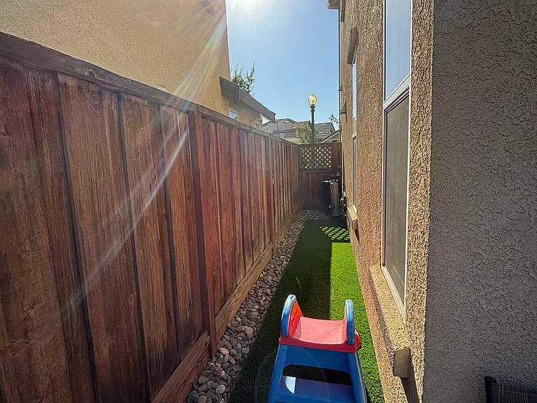 343 Carriage Ln — Photo 8