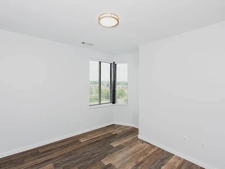 River Rock Apartments — Photo 122