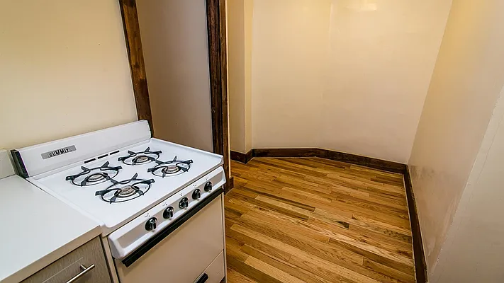 Rented by Nooklyn NYC LLC | media 12