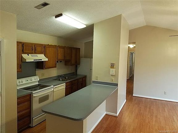 3rd image of 6147 Meadow Rose Ln