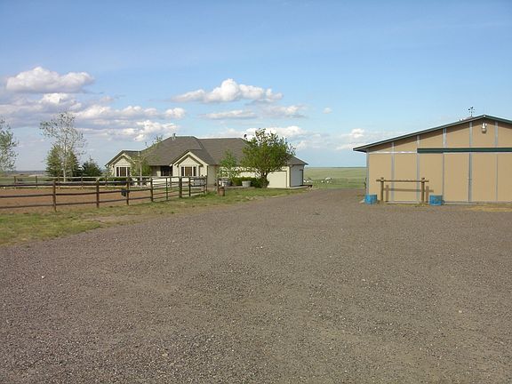 2nd image of 47695 Foxwood Dr