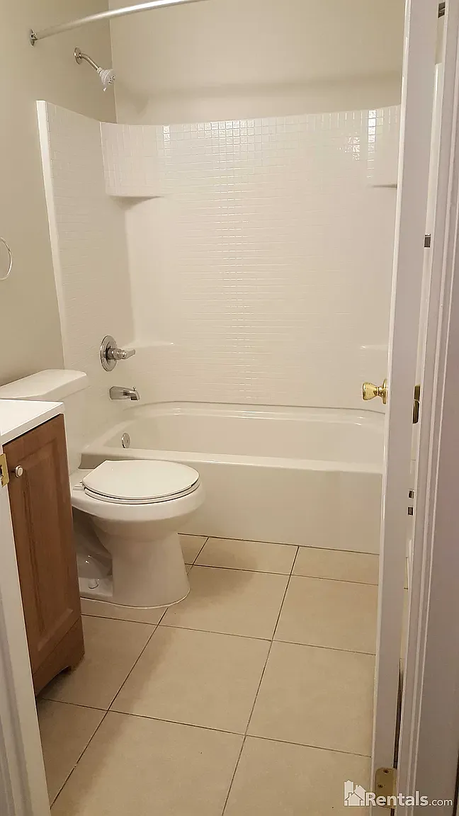 2 bed, 800 sqft, $975 — Photo 3