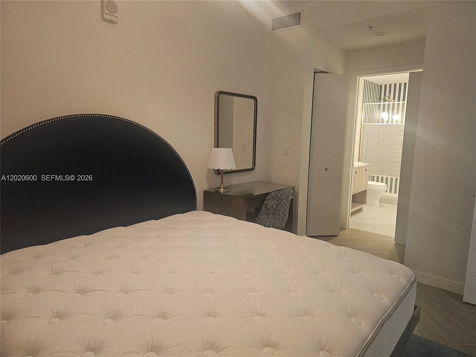 Nomad Condo — Photo 3