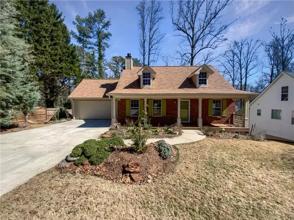 5484 Hulsey Cir, Gainesville, GA 30504