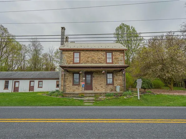 68 Fredericksville Rd, Mertztown, PA 19539